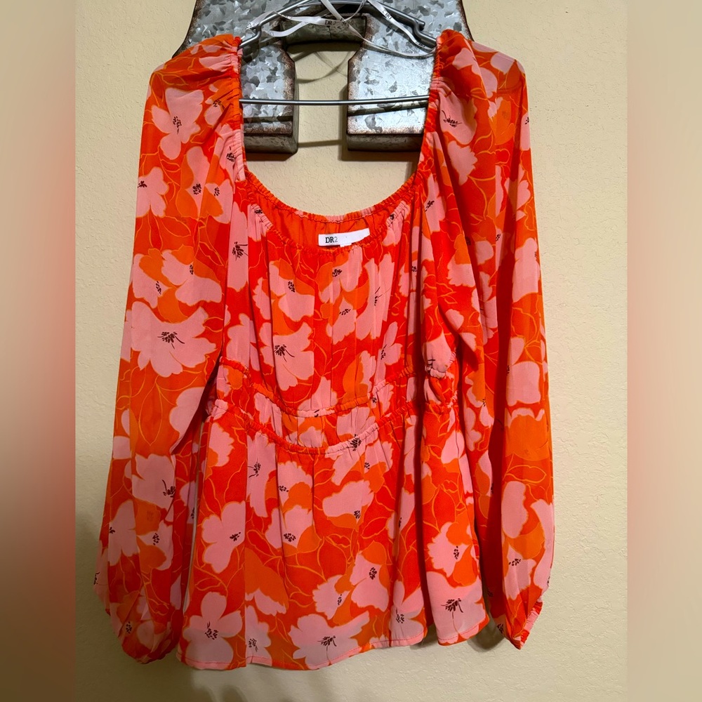DR2 orange flowery top! XL